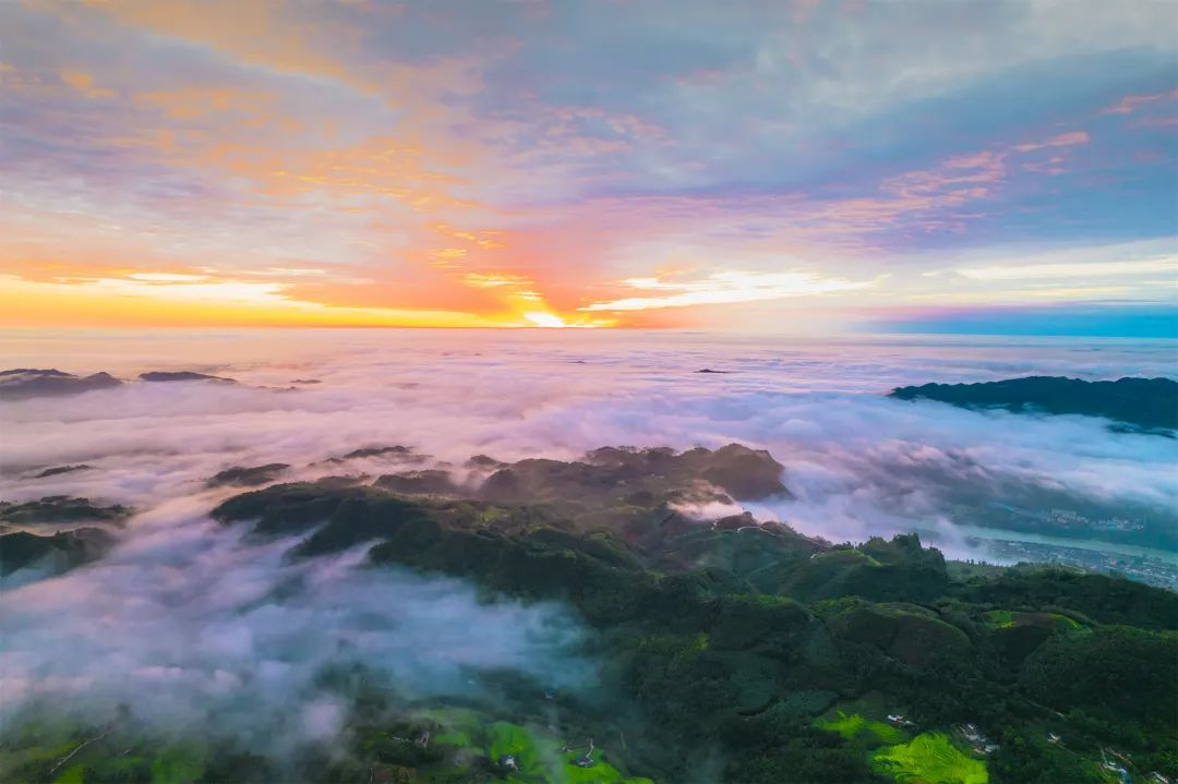 蝉鸣鸟啼的田园牧歌,藏在四川那抹绿色里!