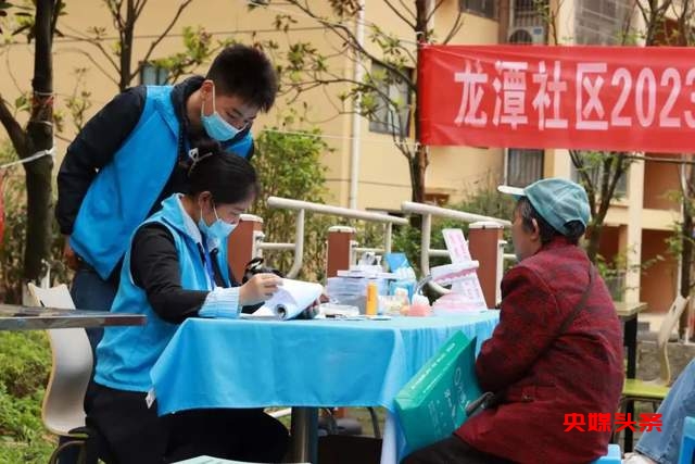 贵州都匀小围寨街道开展“四月八”民俗活动，千人共聚一堂欢度佳节