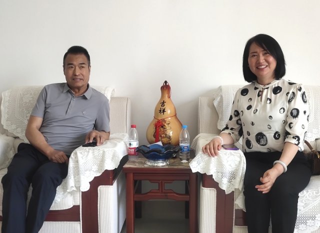 天津市市场营销协会副秘书长欧素梅接待天津市新疆商会执行会长朱茗来访