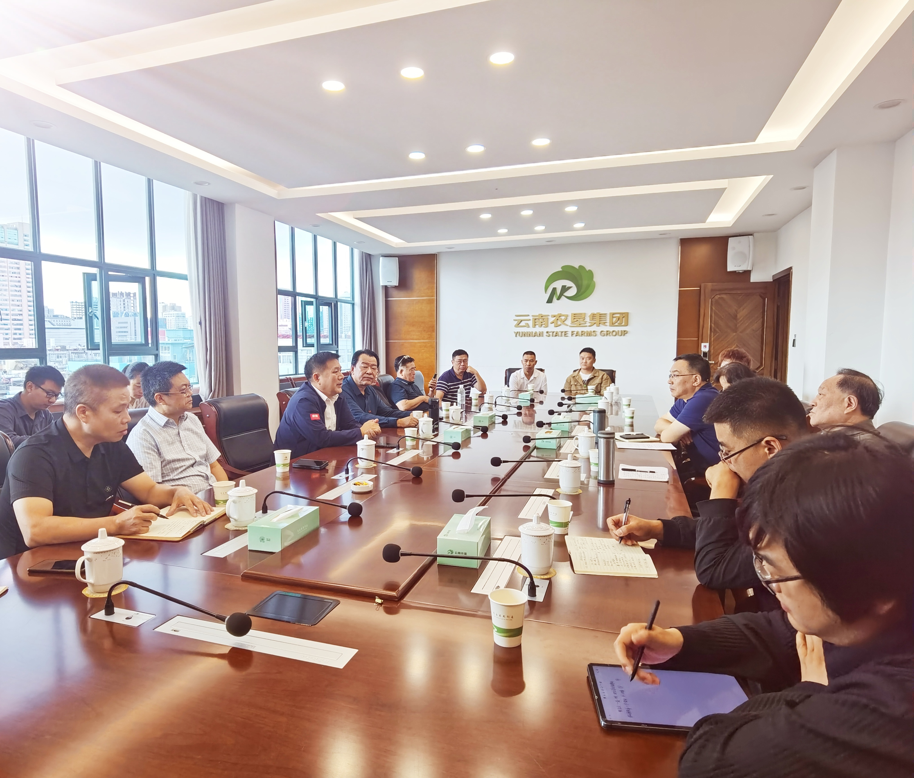 司马鹏川率领调研组一行到昆明调研