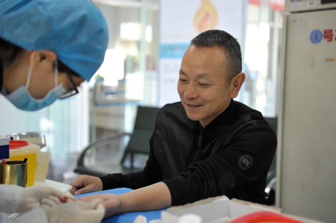 献血庆生：一个探险家与昆明的十五年脉动