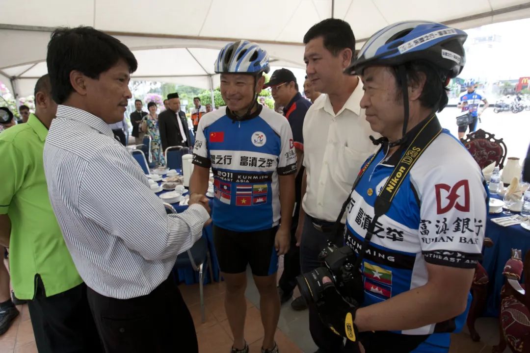 献血庆生：一个探险家与昆明的十五年脉动