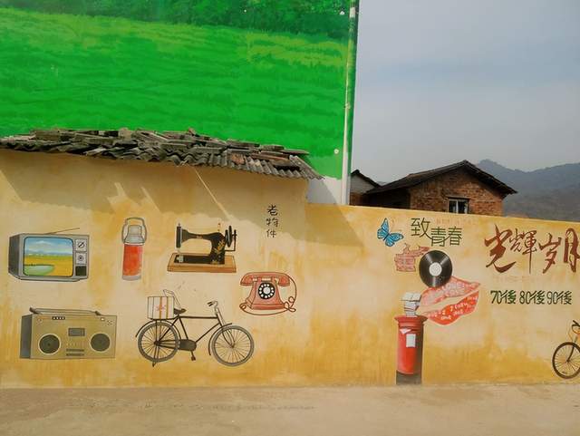 武穴市梅川镇：“木工”卢野墙绘作品惊艳大江南北