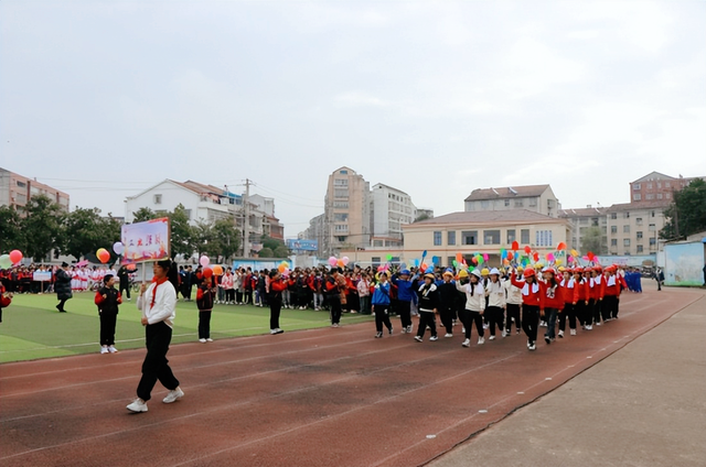 扬体育精神 展卓越风采——武穴市第六实验小学梅川校区冬运会“嗨”翻校园！
