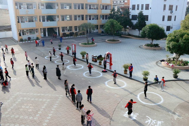 扬体育精神 展卓越风采——武穴市第六实验小学梅川校区冬运会“嗨”翻校园！