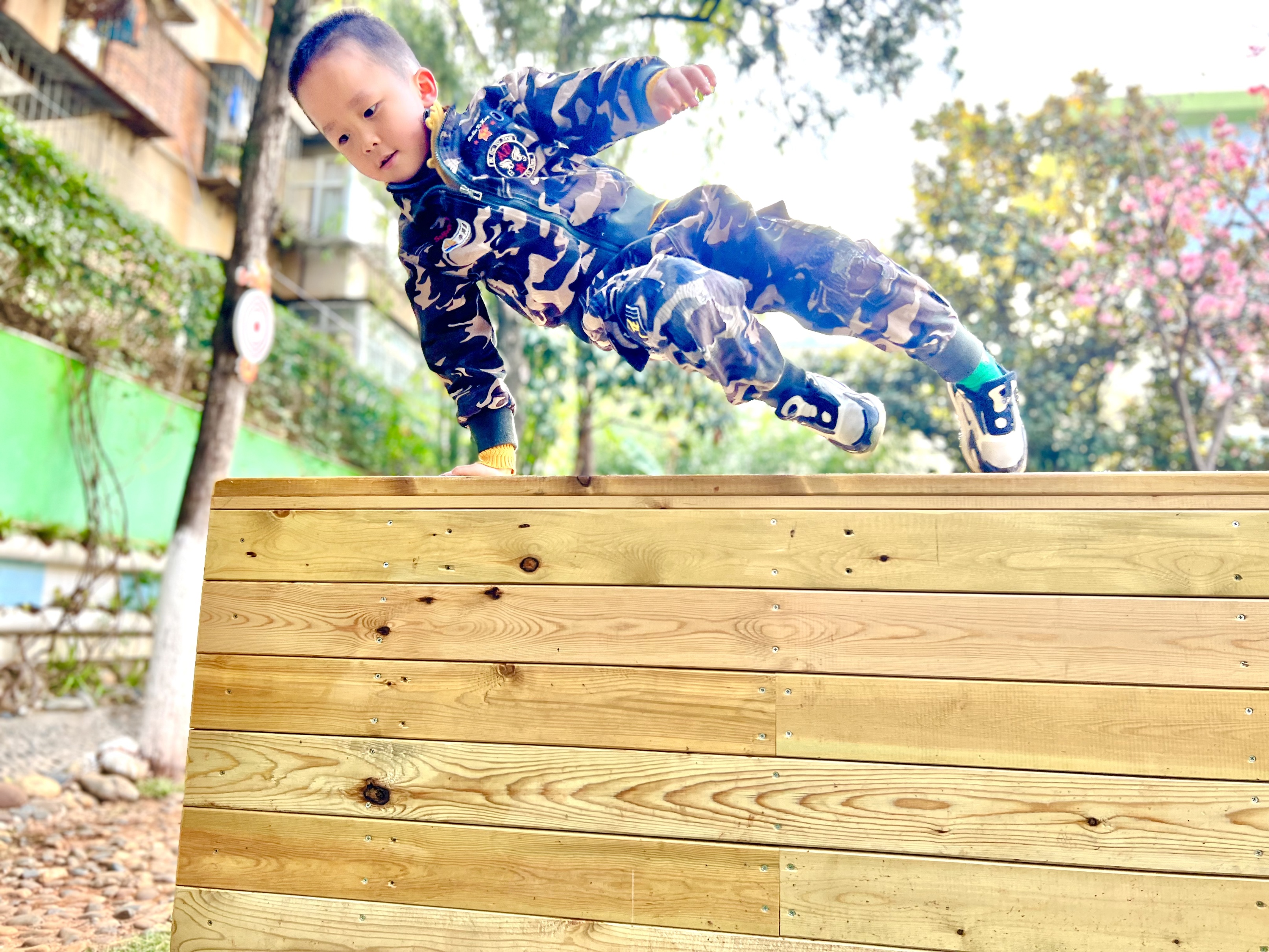 “蓄能向前，逐梦未来”主题亲子运动会圆满举行