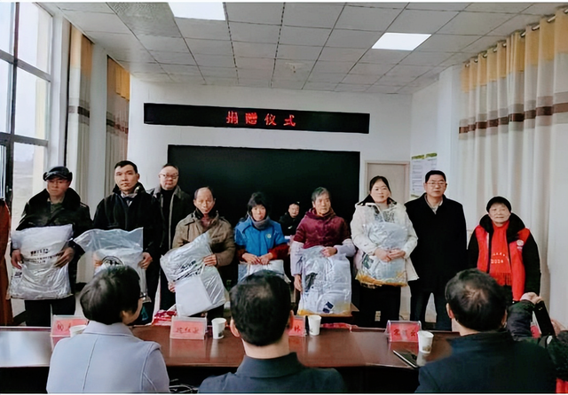 【专题报道】湖北武穴市慈善会:慈善升温,让大爱之花开遍港城大地!