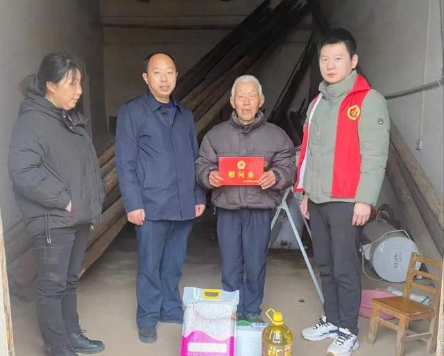 【今日黄冈】武穴市退役军人事务局深入驻点村开展志愿服务活动