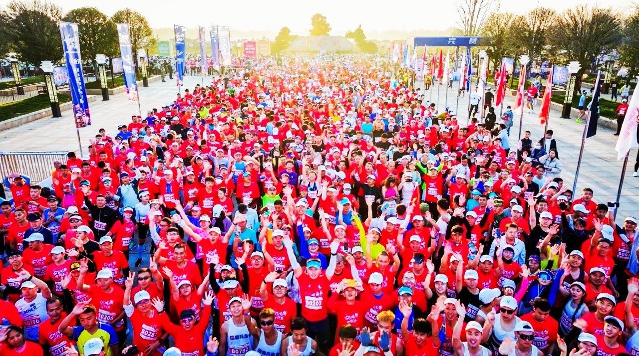 云南政协委员金飞豹：依托美丽乡村马拉松 跟着赛事去旅行