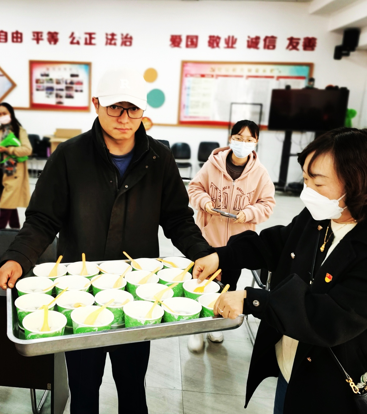 昆明永兴路社区举行“共建话浓情,欢乐度元宵”主题活动