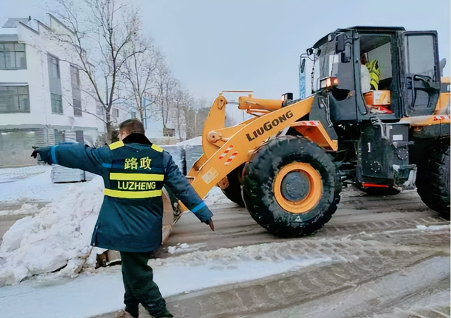 【新春在基层】湖北武穴市交通系统：“铲雪除冰畅交通 戮力同心保出行”掠影