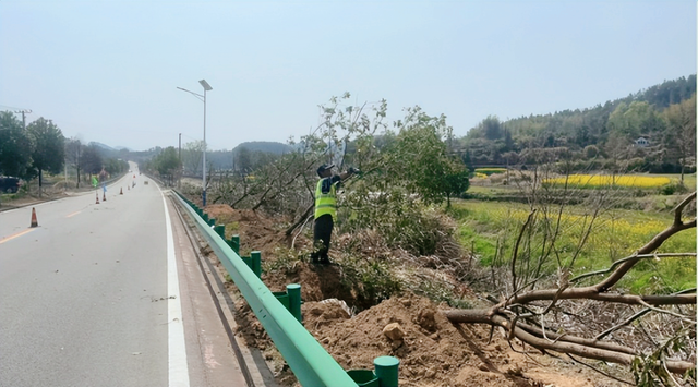 【今日黄冈】武穴市公路事业发展中心：做好“旅游公路+”文章，让红色文旅“活”起来！
