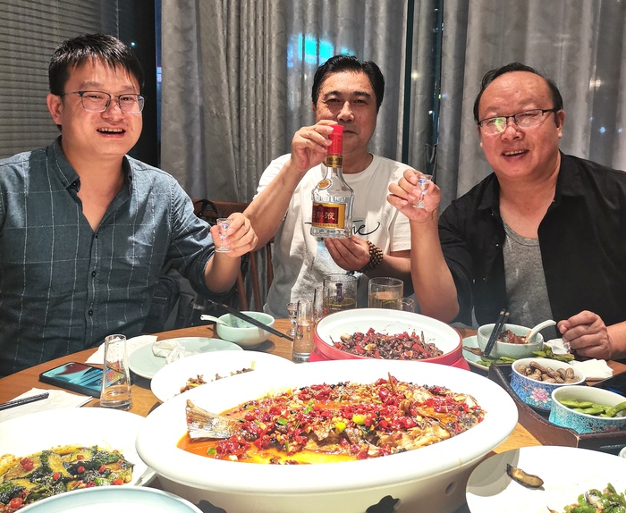 石斛液酒受杭州名流热捧，养生美酒成专用接待用酒 