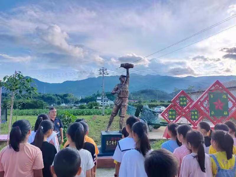 用好红色资源,讲好英雄故事