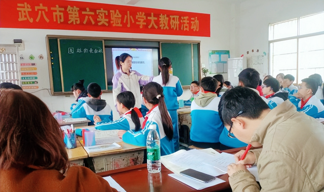 【今日黄冈】温晓鑫:用青春谱写教育传奇