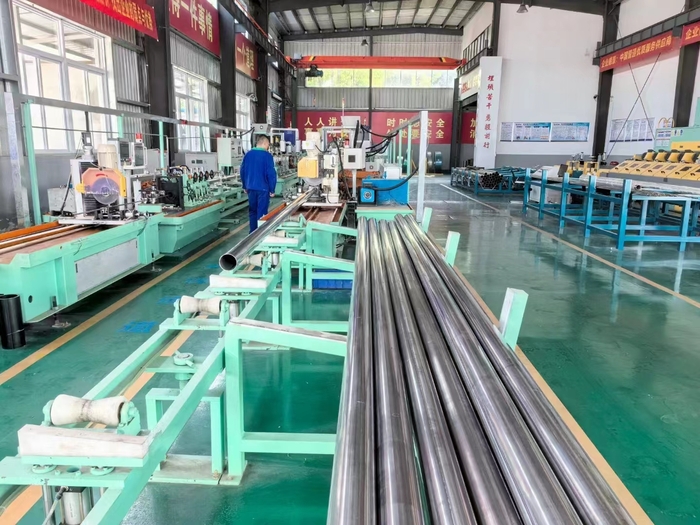 会长李强与盛通集团董事长杨正军共谋塑管不锈钢水管市场版图