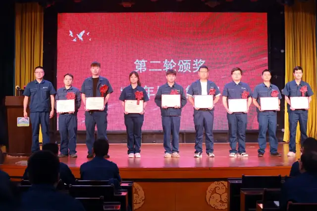 【今日黄冈】湖北祥云集团隆重表彰一批优秀青年和团支部