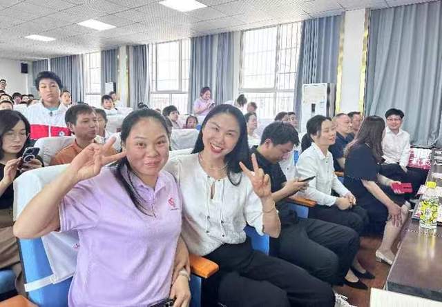 湖北武穴：徐楷走进市特殊教育学校参加第34次“全国助残日”活动