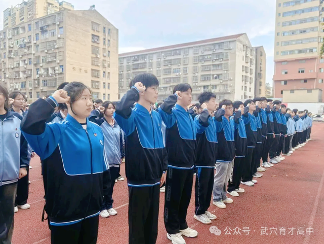 国旗下 | 武穴市育才高中罗平安:以奋斗之姿 担时代重任