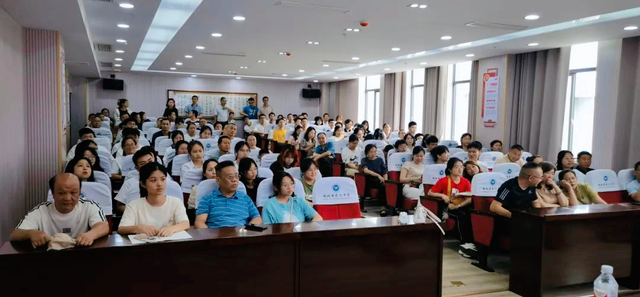 【今日黄冈】升学季,全国数十所顶尖高校聚焦湖北武穴中学