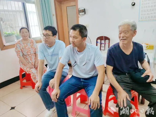 【今日黄冈】“七一”前夕 武穴中学党委又有暖心行动!