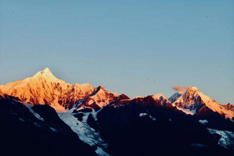 山河入笔，哲思入心：读计毅彪《大美山川 梦幻神州》